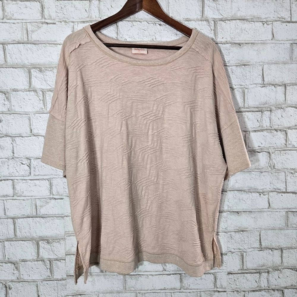 Hailey&Co Boutique short sleeveโtop